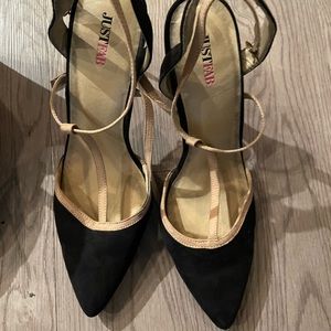 Great for work! Lightly worn size 11